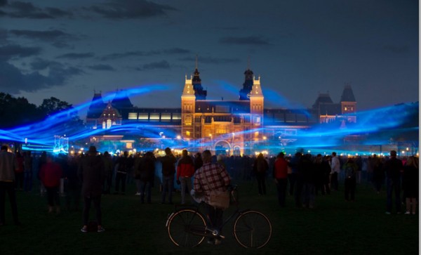 Waterlicht in Amsterdam en Parijs by Dan Roosegaarde | Project